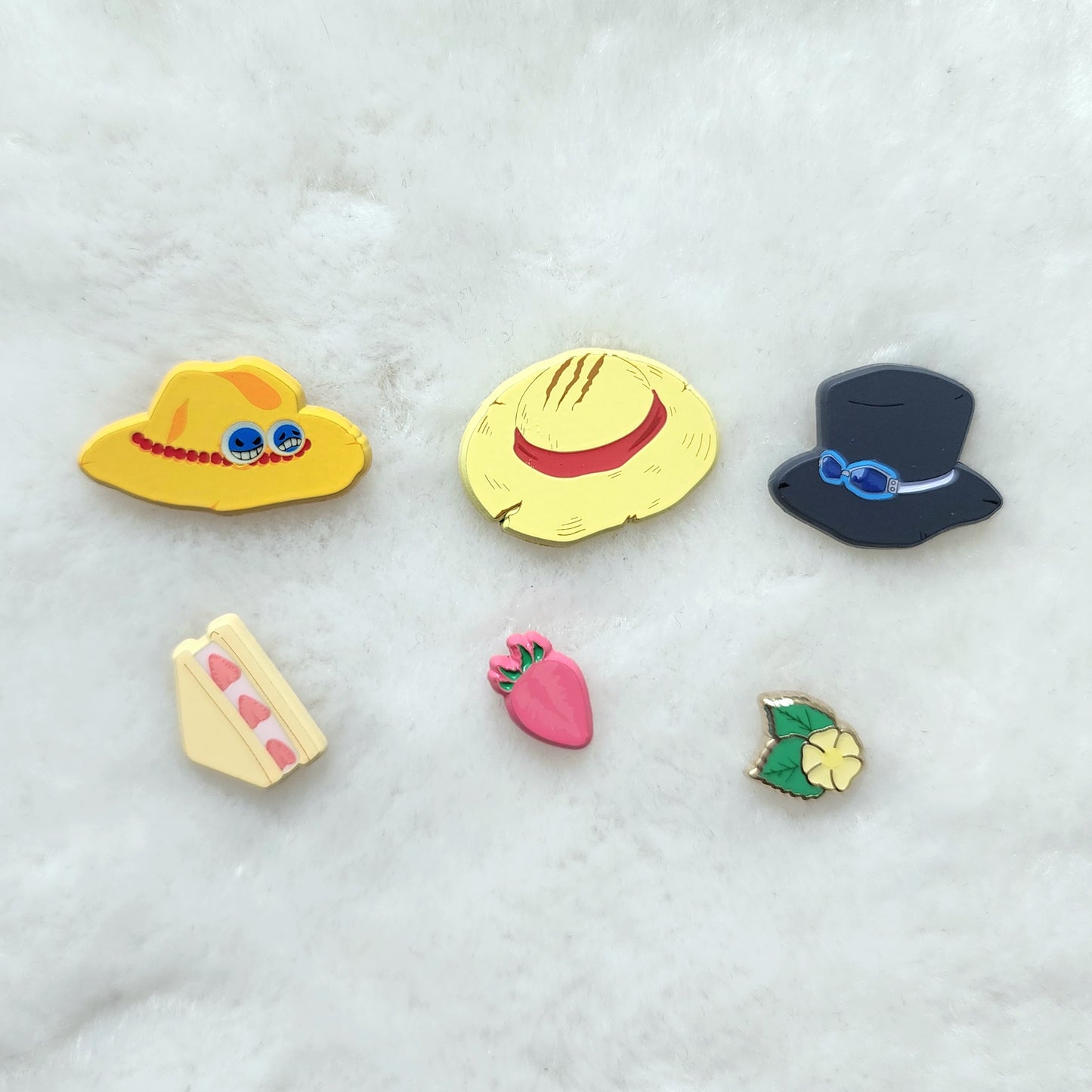 [Patreon] Hats and sandos Filler Enamel Pins