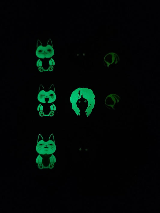 [Discord] Cat Granny and Nuts Enamel Pin